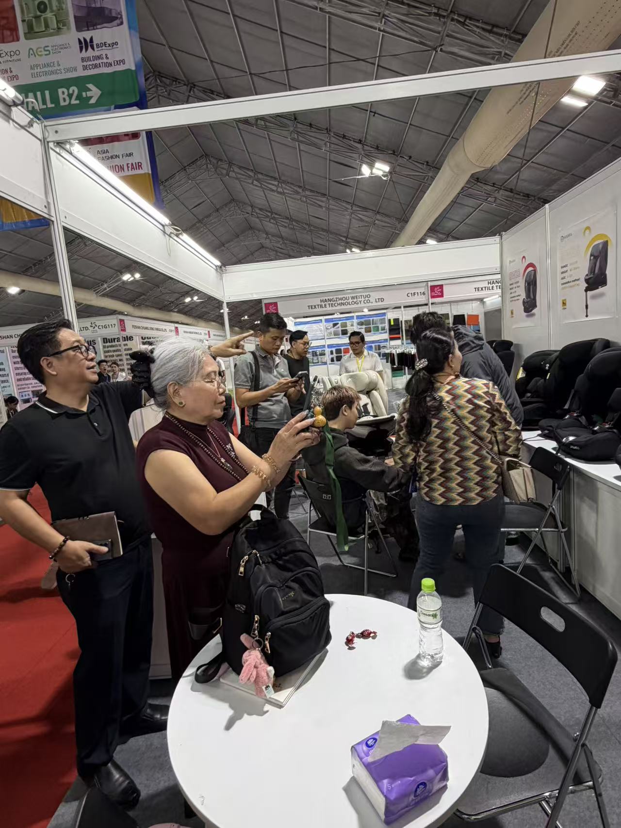Diep doordringen op de Vietnamese markt en kansen grijpen in de sector - BEWELL's Vietnam-tentoonstelling is met succes afgerond en ontsluit een nieuwe blauwe oceaan voor autoveiligheidszitjes voor kinderen in Vietnam